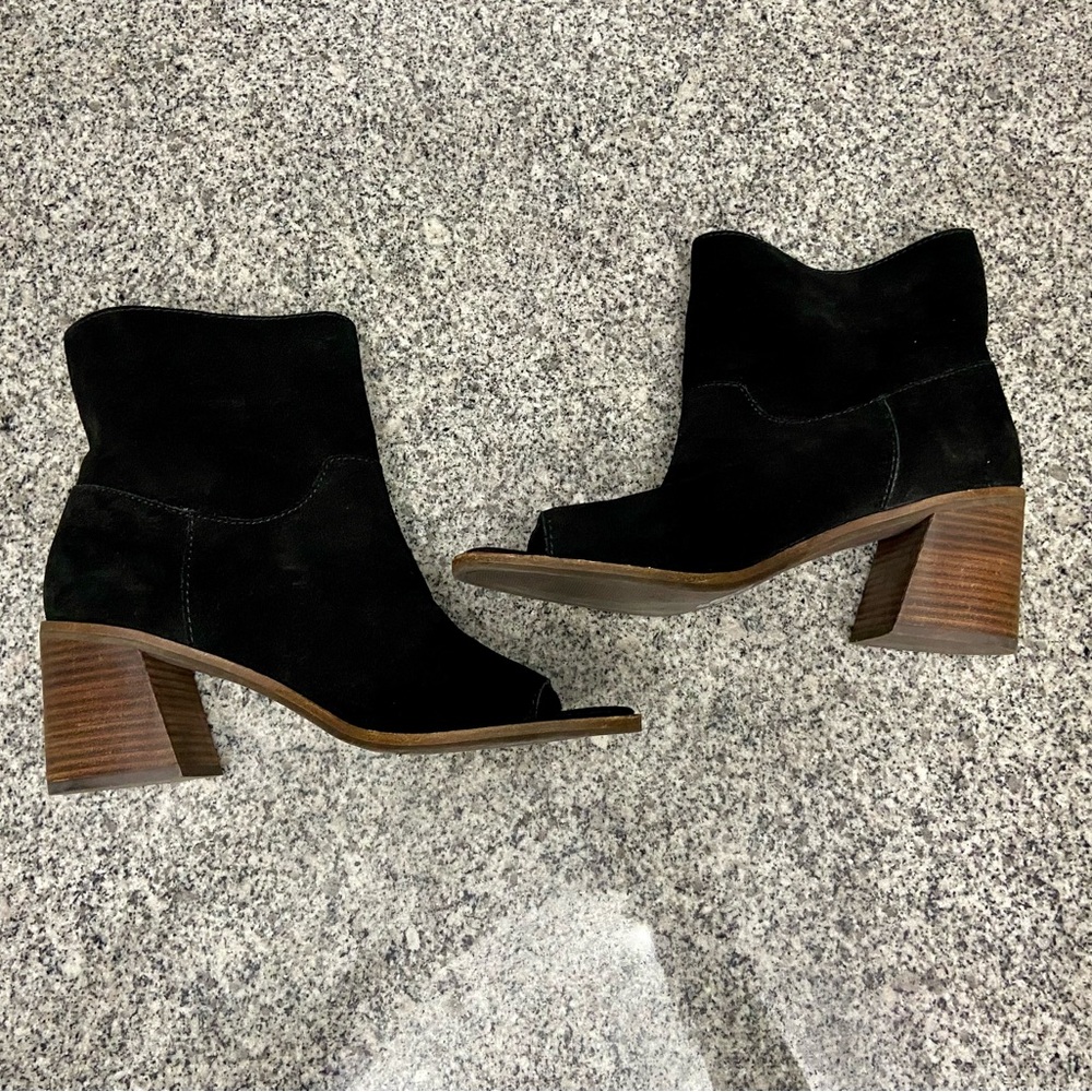 Lucky Brand Black Heeled Boots - Picture 5 of 17